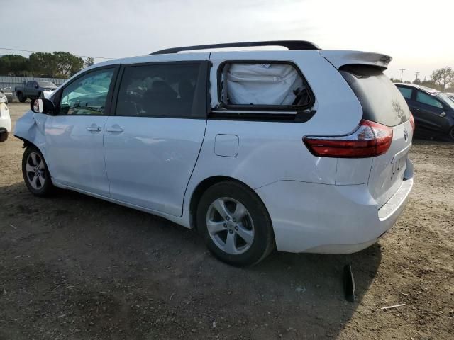 2017 Toyota Sienna LE