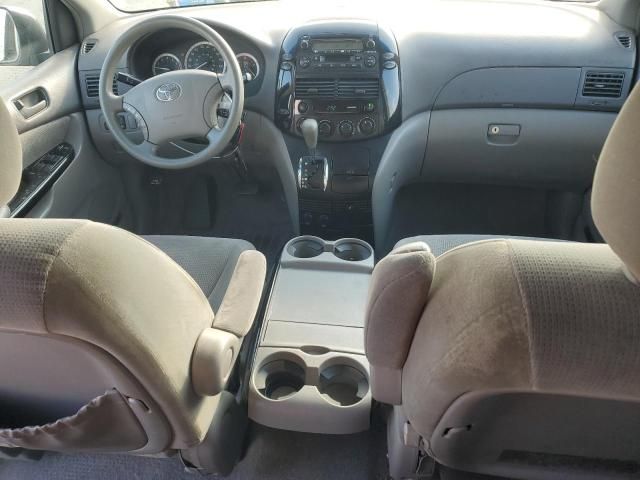 2004 Toyota Sienna CE