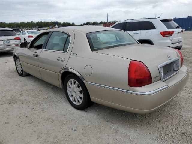 2010 Lincoln Town Car Signature Limited