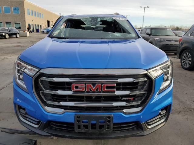 2024 GMC Terrain AT4