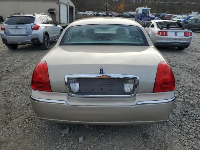 2010 Lincoln Town Car Signature Limited