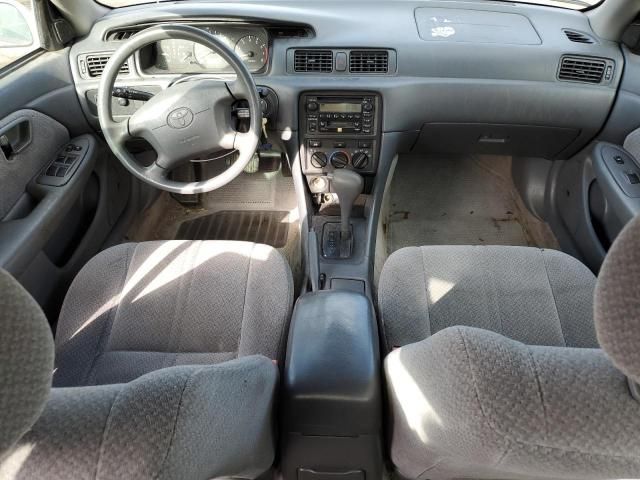 2001 Toyota Camry LE