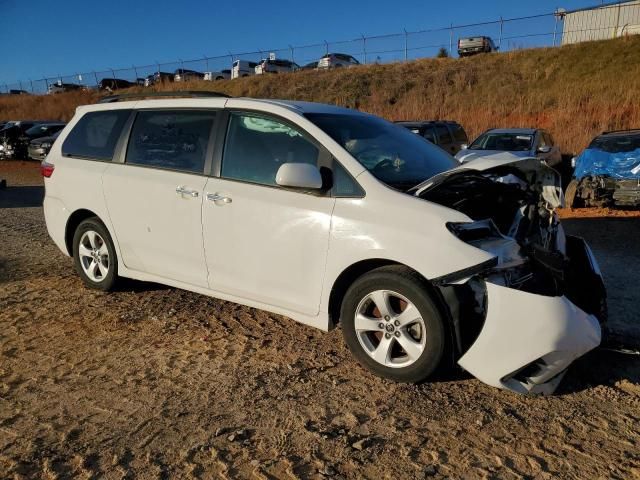 2020 Toyota Sienna LE