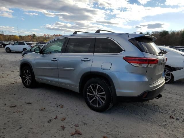 2017 Toyota Highlander SE