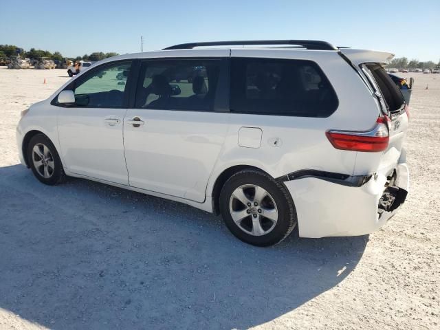 2016 Toyota Sienna LE