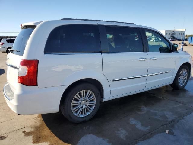 2016 Chrysler Town & Country Touring L