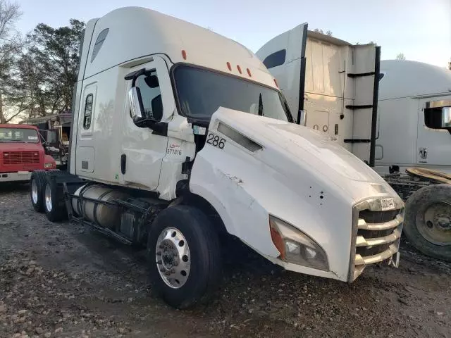 2023 Freightliner Cascadia 126