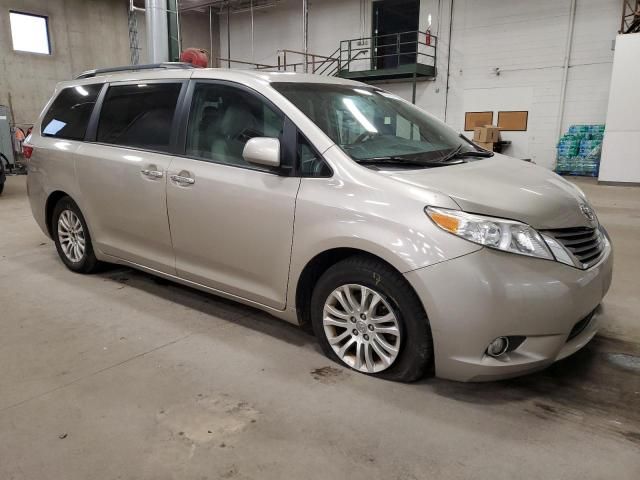 2017 Toyota Sienna XLE