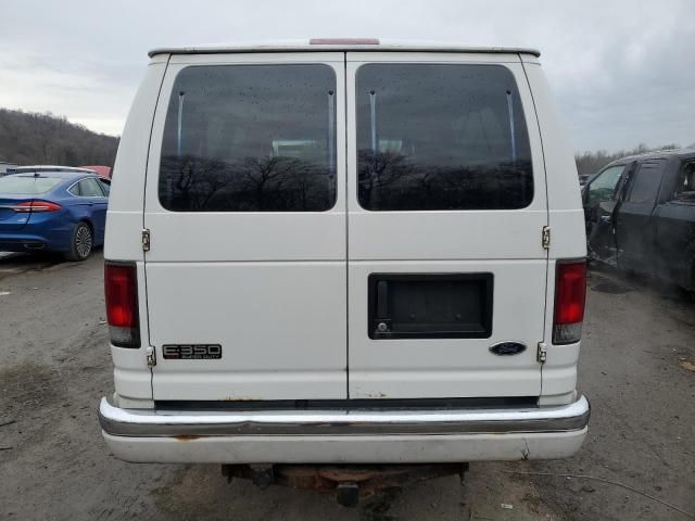 2004 Ford Econoline E350 Super Duty Wagon