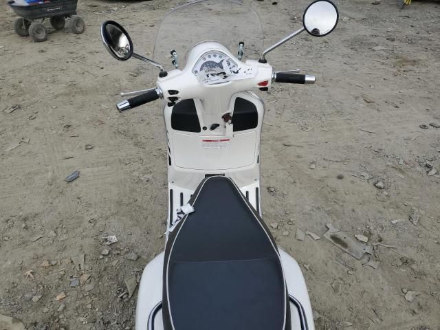 2014 Vespa GTS 300 Super