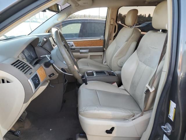 2010 Chrysler Town & Country Limited