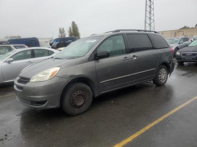 2004 Toyota Sienna CE