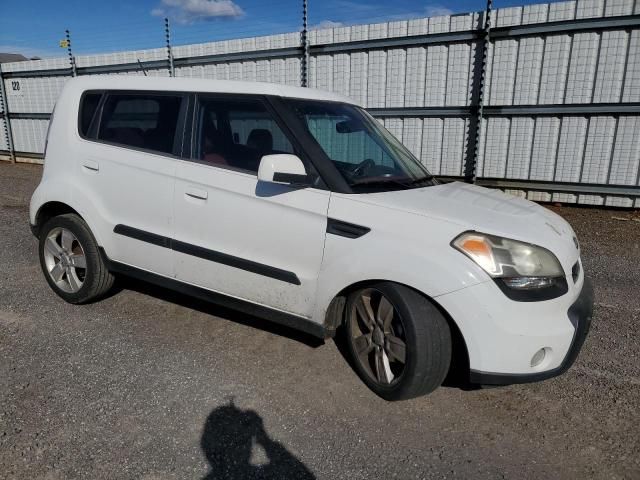 2010 KIA Soul +