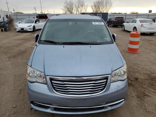 2013 Chrysler Town & Country Touring