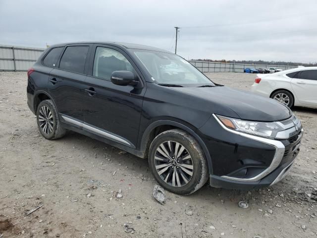 2020 Mitsubishi Outlander SE