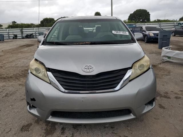 2013 Toyota Sienna LE