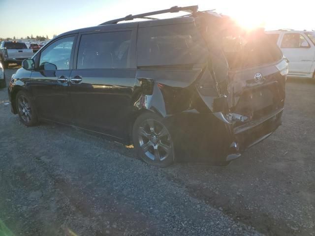 2015 Toyota Sienna Sport