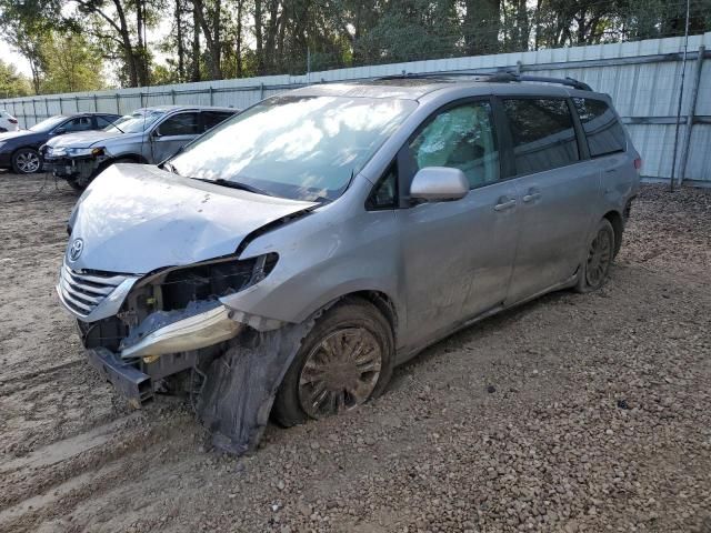 2011 Toyota Sienna XLE