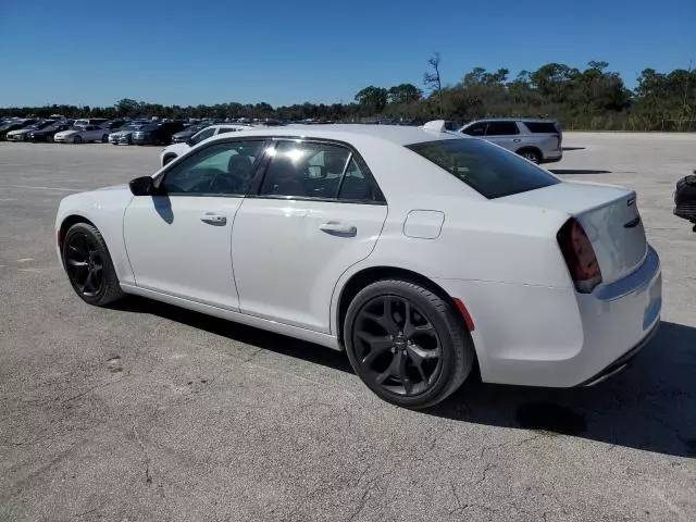 2020 Chrysler 300 Touring