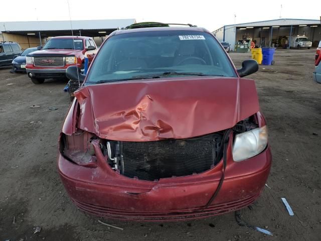 2003 Chrysler Town & Country LX