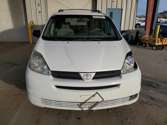 2004 Toyota Sienna CE