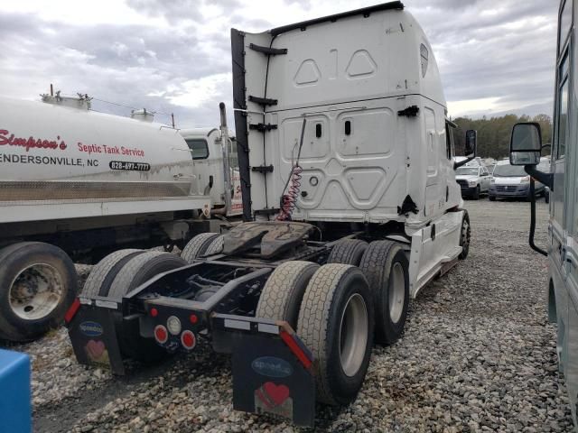 2021 Freightliner Cascadia 126