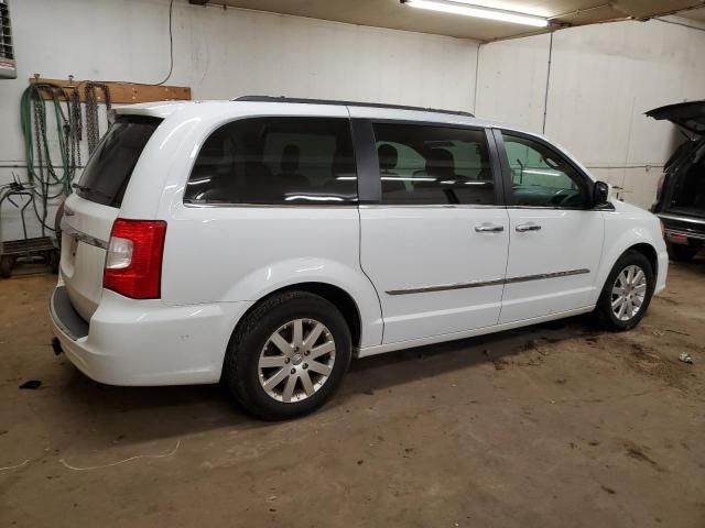 2016 Chrysler Town & Country Touring