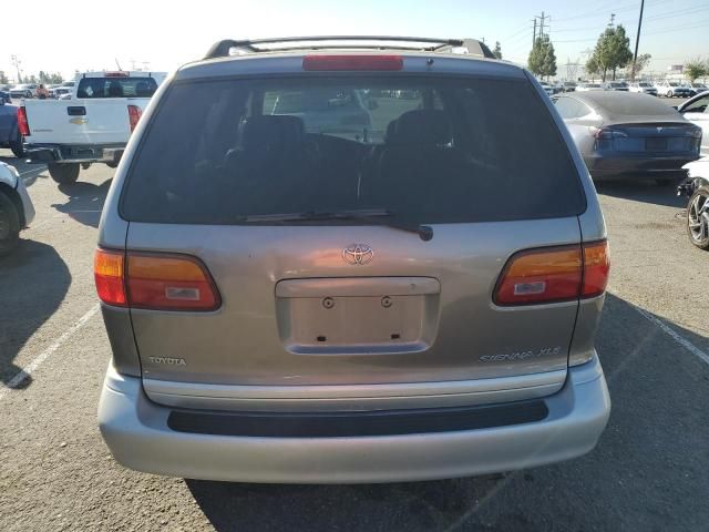 1999 Toyota Sienna LE