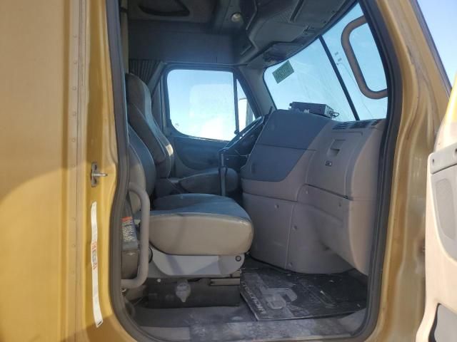 2011 Freightliner Cascadia 125