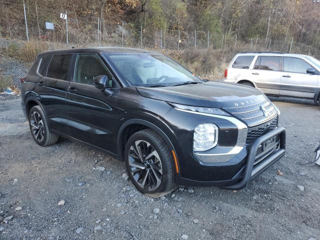 2022 Mitsubishi Outlander ES