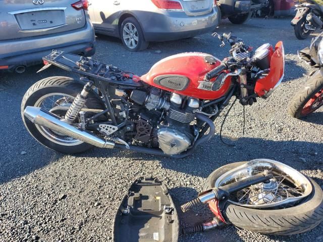 2010 Triumph 2010 Triumph Motorcycle Thruxton 900