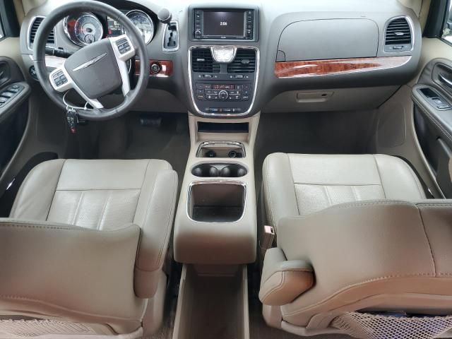 2016 Chrysler Town & Country Touring L