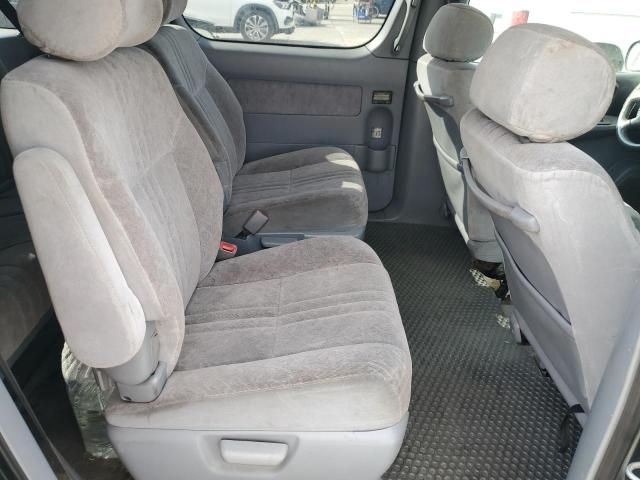 1999 Toyota Sienna LE