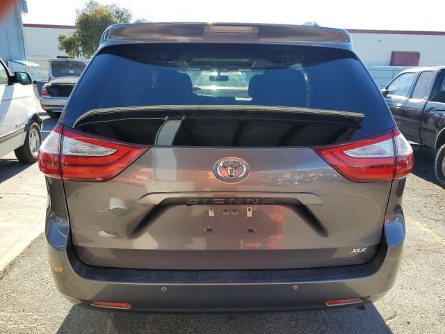 2016 Toyota Sienna XLE