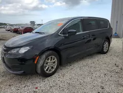 Vehiculos salvage en venta de Copart Jacksonville, FL: 2023 Chrysler Voyager LX