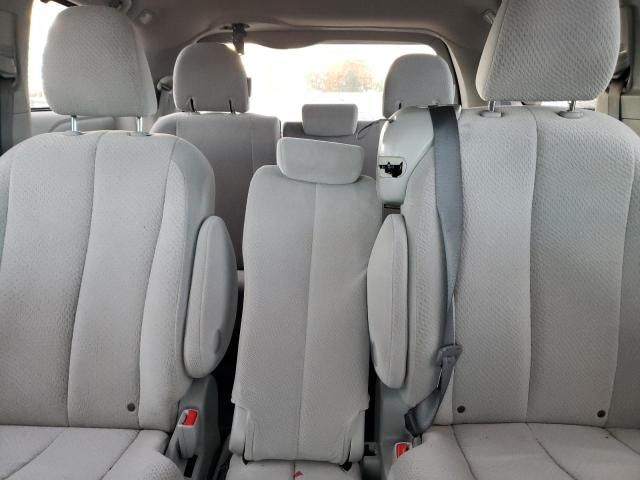 2013 Toyota Sienna LE