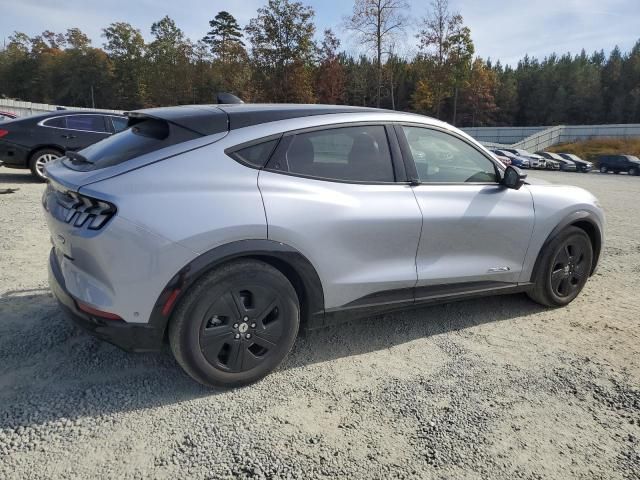 2022 Ford Mustang MACH-E California Route 1