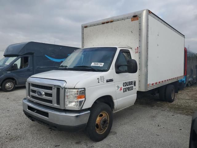 2017 Ford Econoline E350 Super Duty Cutaway Van