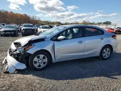 KIA Vehiculos salvage en venta: 2017 KIA Forte LX