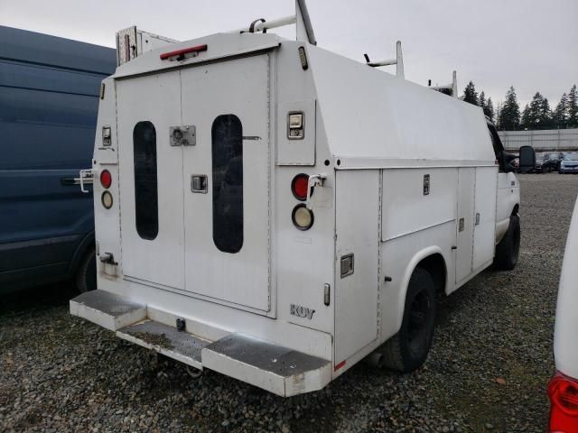 2012 Ford Econoline E350 Super Duty Cutaway Van