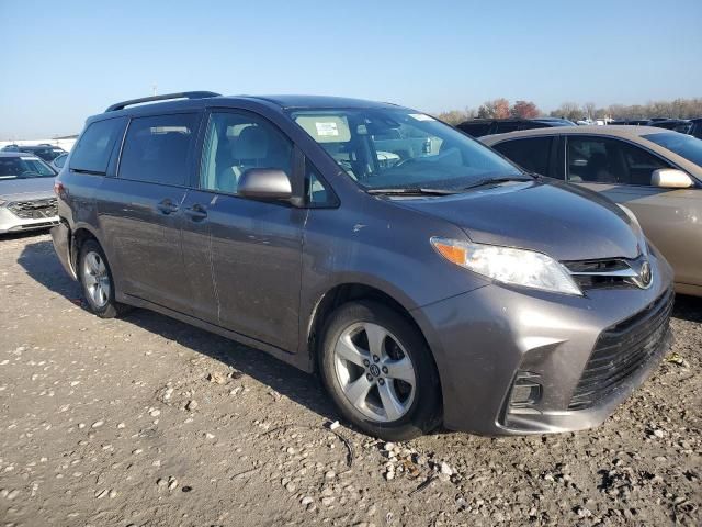 2019 Toyota Sienna LE