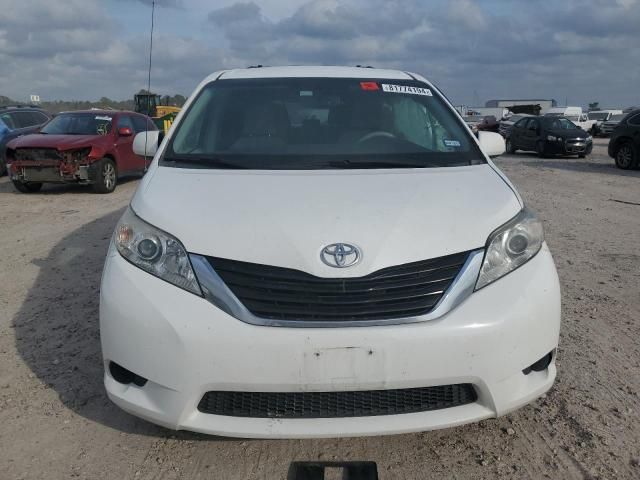 2013 Toyota Sienna LE