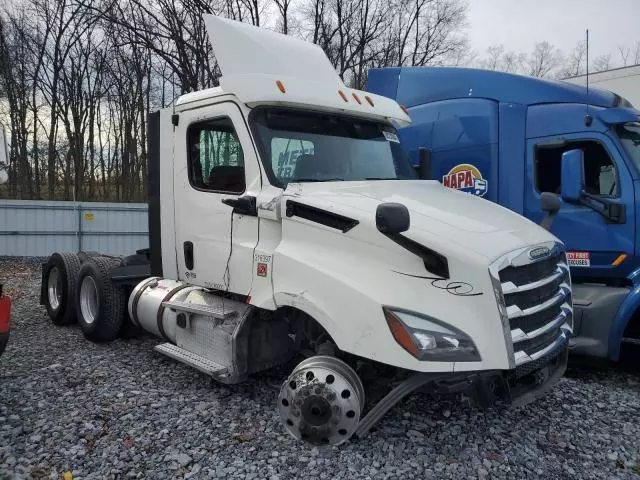 2018 Freightliner Cascadia 126