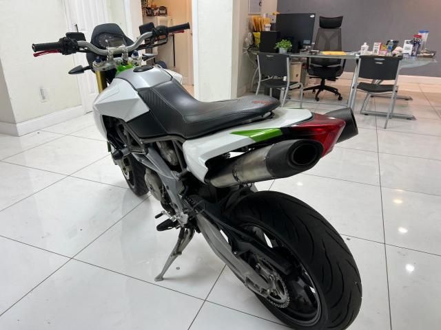 2011 Aprilia Dorsoduro 750