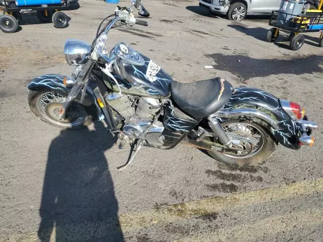 2002 Honda VT750 CDA