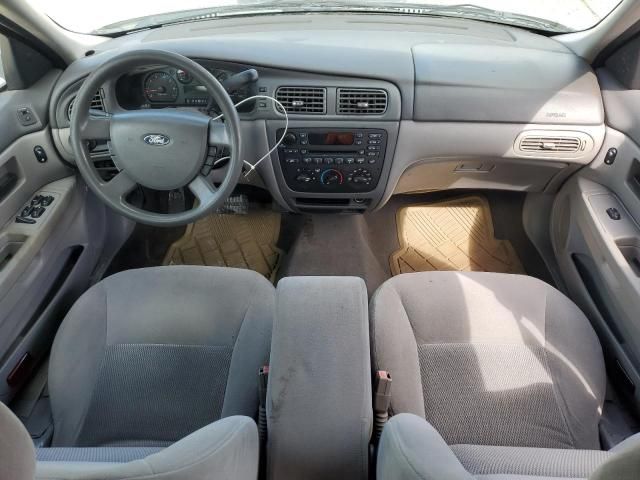 2004 Ford Taurus SE