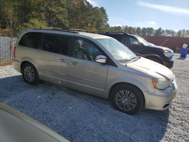 2014 Chrysler Town & Country Touring L