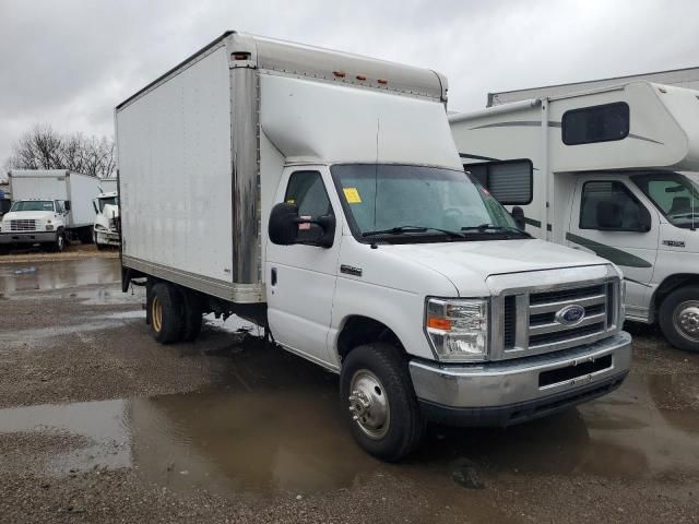 2016 Ford Econoline E450 Super Duty Cutaway Van