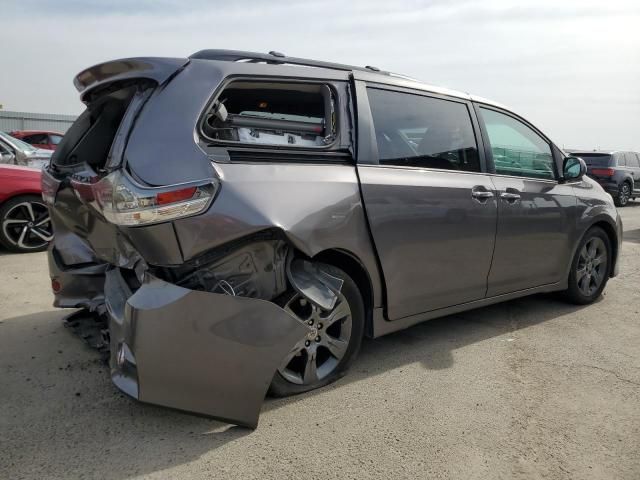 2015 Toyota Sienna Sport