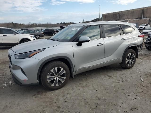 2023 Toyota Highlander Hybrid XLE